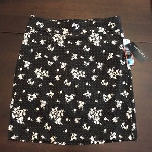 Kim Rogers Super Stretch Floral Dot A Line skort